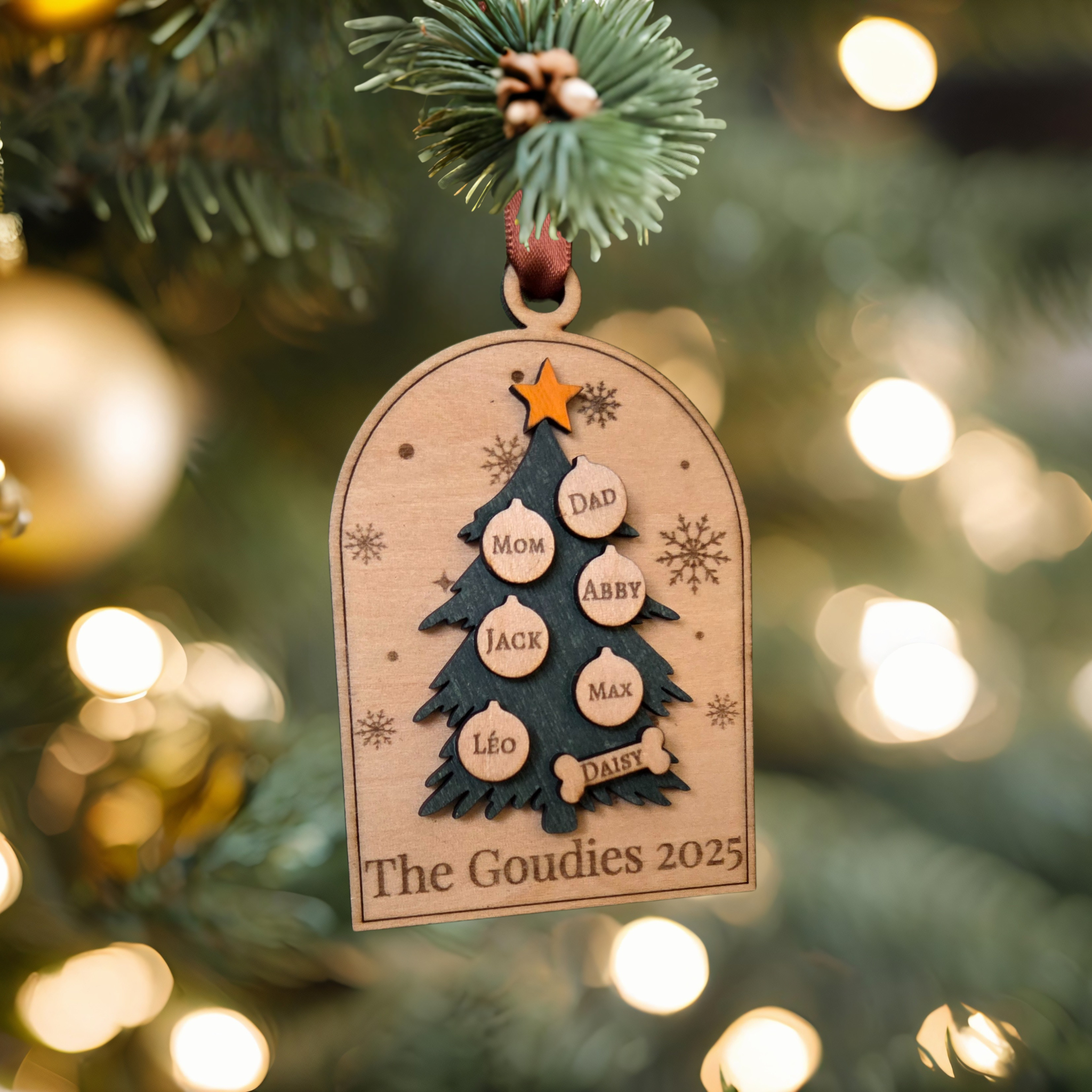 Personalized Family Tree Ornament – Custom Names & Year